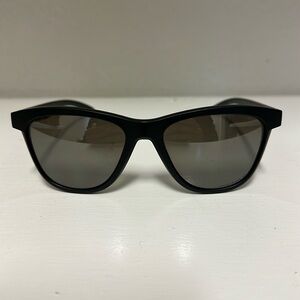 Oakley SI Moonlighter Women's Sunglasses, matte black Prizm Black Polarized.